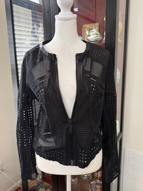 Elie Tahari black zip pierced jacket size 6